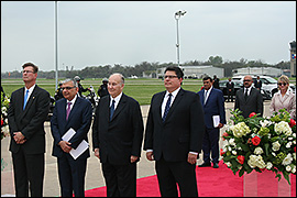 Secretary Pablos posing with other participants at the 2017 BIO International Conference.